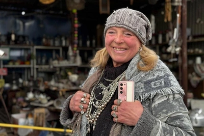 Senior saleswoman raps to nationwide fame in Russia