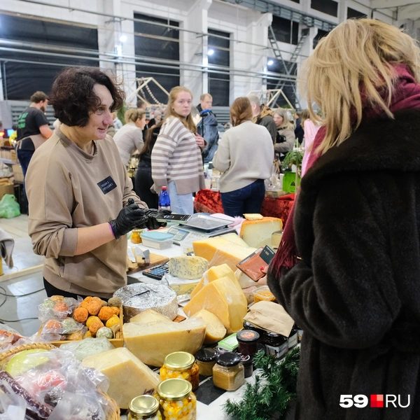 Сыровары представляют авторские продукты | Источник: Тимофей Калмаков / 59.RU