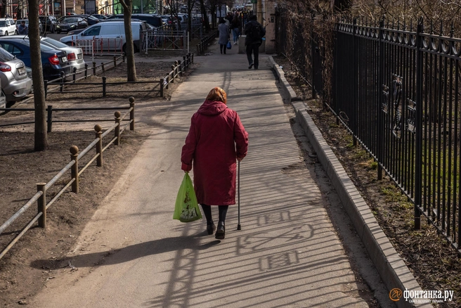 По действующему законодательству получение бесплатной соцпомощи зависит от уровня доходов | Источник: Михаил Огнев / FONTANKA.RU