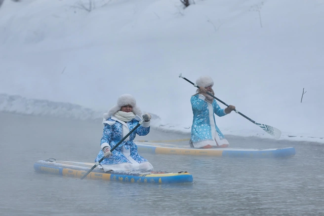 Алину с собой позвала подруга, которая до этого уже плавала на сапсерфе  | Источник: Александр Ощепков / NGS.RU