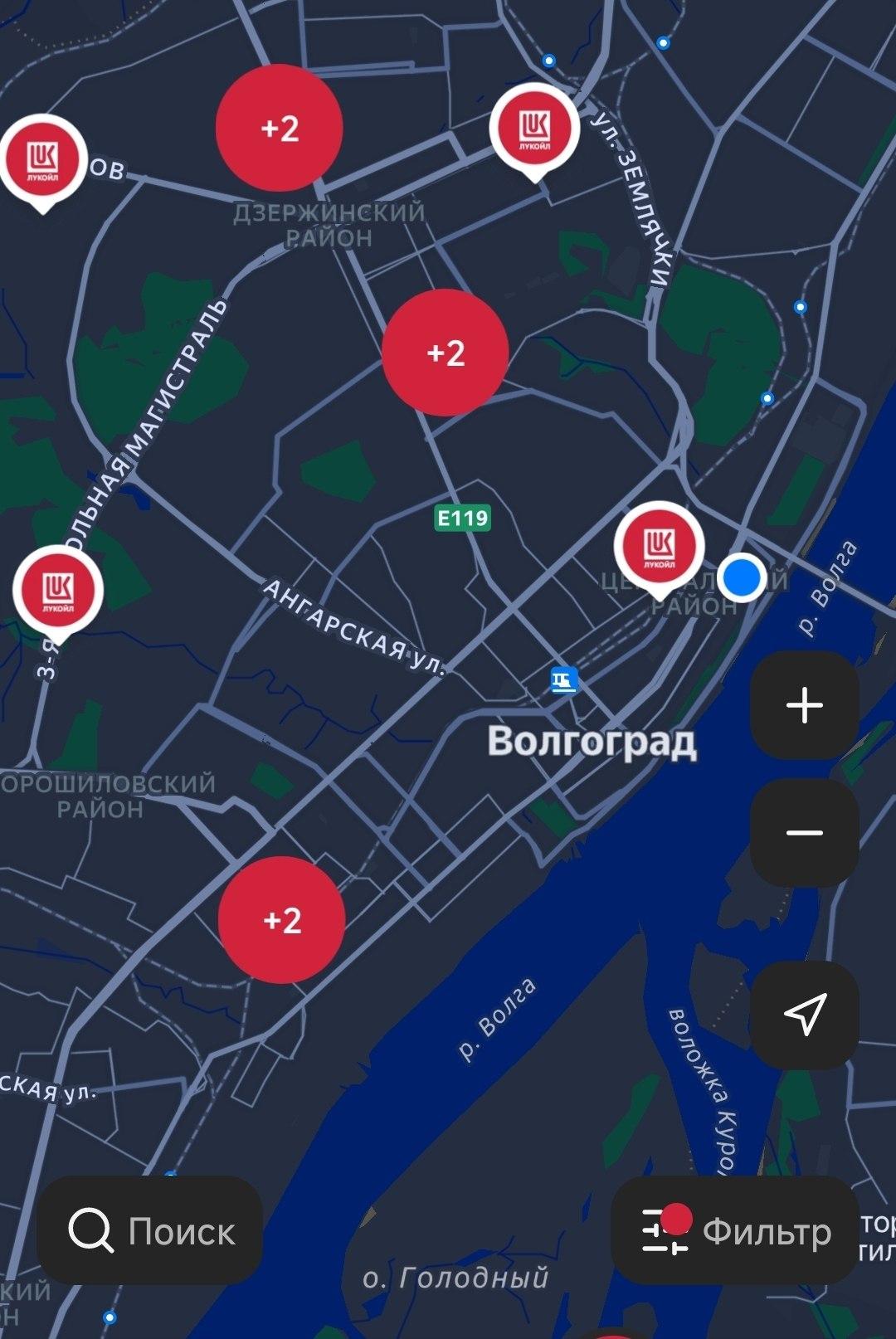 Карта заправок «Лукойла», до и после выбора «в наличии» А-95 | Источник: приложение "Лукойла"