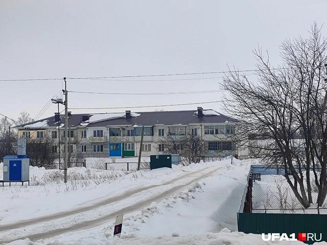 Унылые пейзажи — здесь по всей длине дороги | Источник: Марина Каримова / UFA1.RU