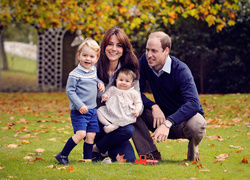 Подарок к Рождеству: Кейт и Уильям опубликовали новое семейное фото