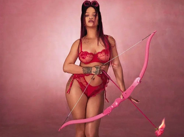 Дерзкий Купидон: Рианна в белье в новом кампейне Savage x Fenty