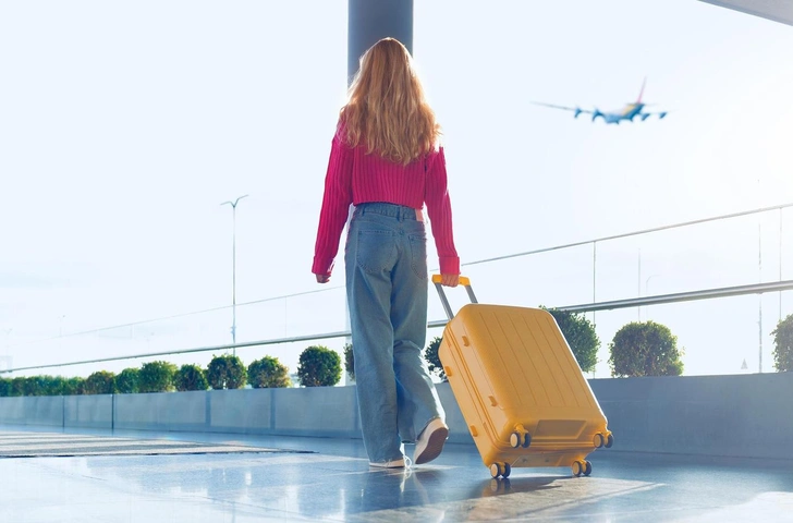 Пора от нее избавиться: 5 правил, которые помогут побороть аэрофобию