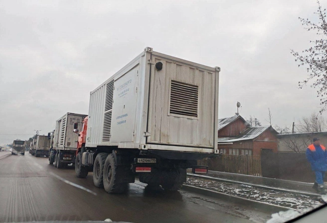 На въезде в город стоит десяток передвижных электростанций Мособлэнерго | Источник: Типичная Шатура / T.me