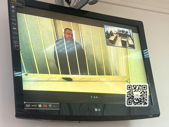 В процессе Евгений Артюхов участвовал дистанционно, по видеосвязи | Источник: Новосибирский областной суд