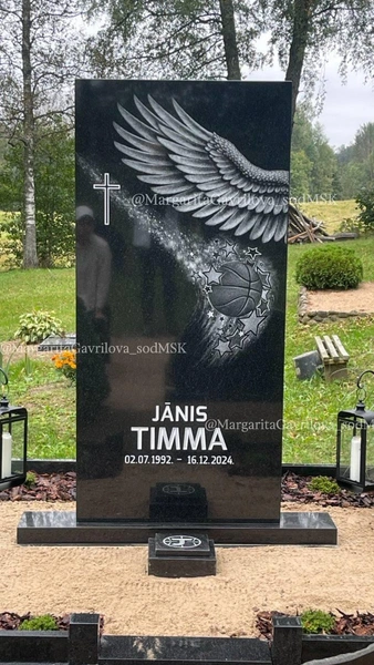 Маргарита Гаврилову уже показывала памятник Янису