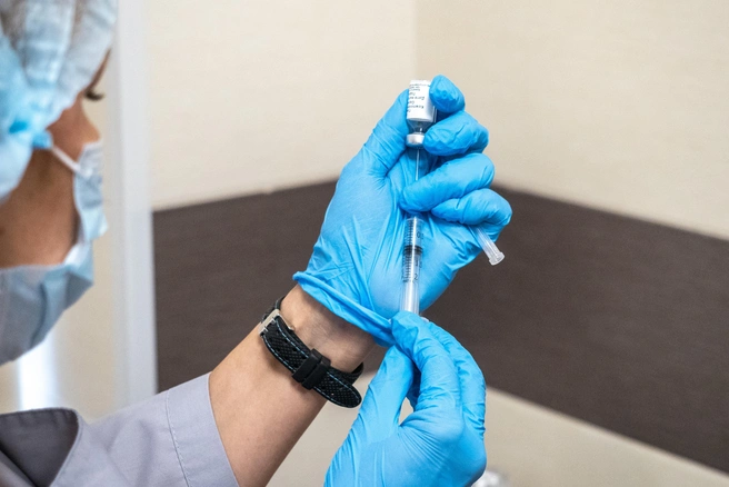 Следком заинтересовался врачом частной клиники в Ессентуках, который лечил онкобольных фототерапией | Источник: Михаил Огнев / FONTANKA.RU