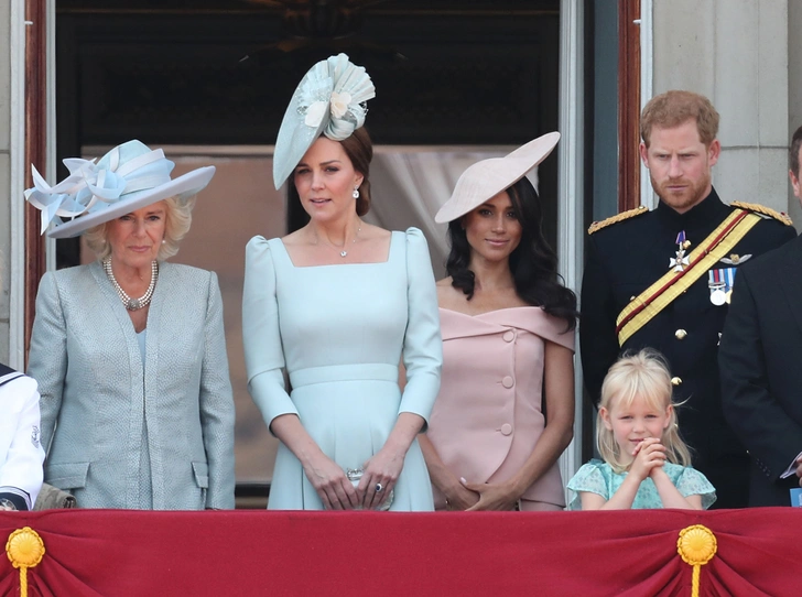 Trooping the Colour 2018: Меган Маркл, Кейт Миддлтон и другие члены королевской семье на ежегодном параде