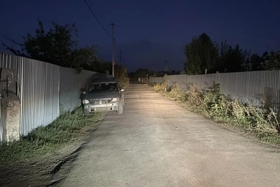 Под Оренбургом «Ларгус» сбил двух женщин на лавочке