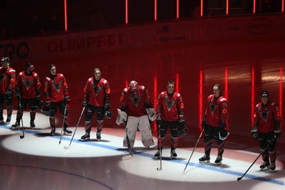 Омские крылья победили в первом матче на обновленной арене Блинова