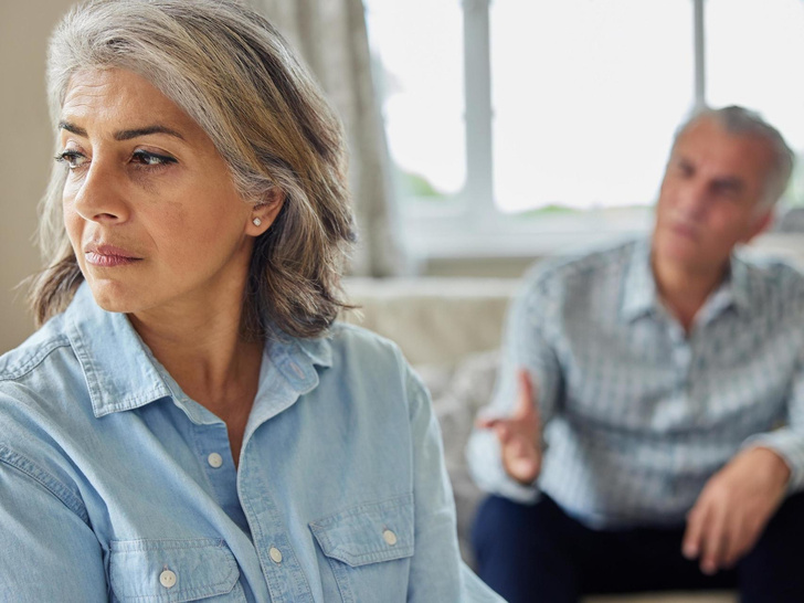 Почему люди старше 50 лет часто разводятся (и как пережить этот опасный период без потерь)