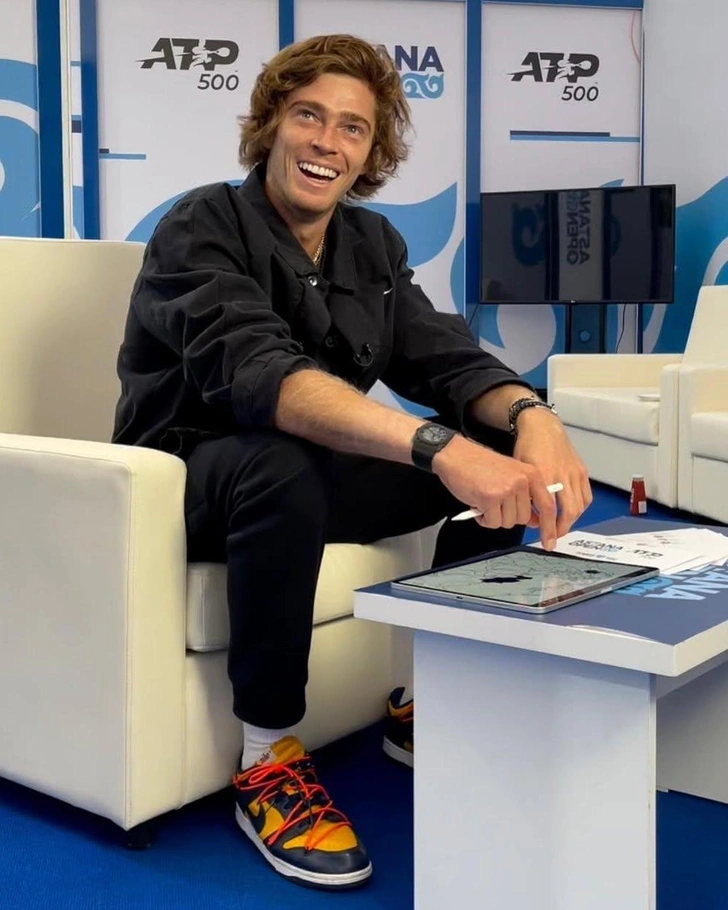 Ерлерге арналған журналдардағы ең сексуалды спортшы әйелдер