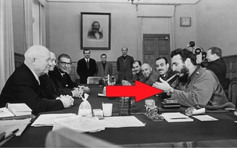 Почему у Фиделя Кастро на руке двое часов? Фотозагадка из СССР с географическим ответом