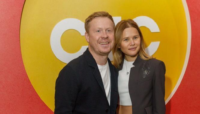 Антон Богданов с супругой | www.starhit.ru