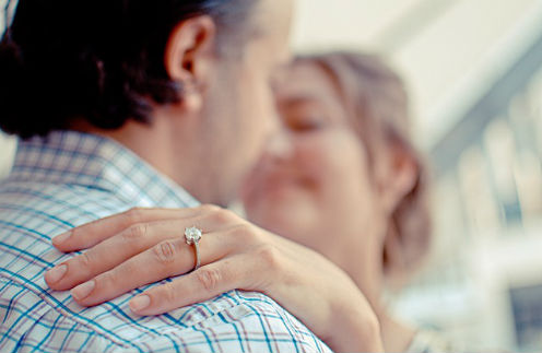 Уж замуж невтерпеж: как звездные невесты принимают предложение руки и сердца