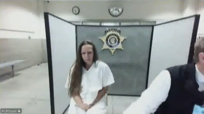 Корал Мишель Смит обвиняется в нападении при отягчающих обстоятельствах и похищении. | Источник: News 4 Tucson KVOA-TV