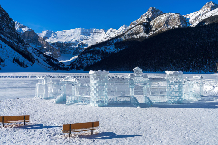 Зимняя сказка на льду: 10 удивительных катков под открытым небом