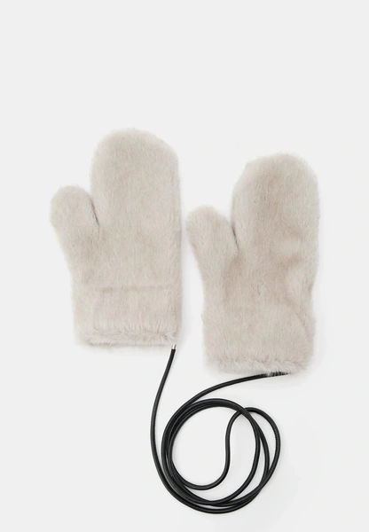 Как разнообразить зимний образ: стайлтрики самых модных it-girls