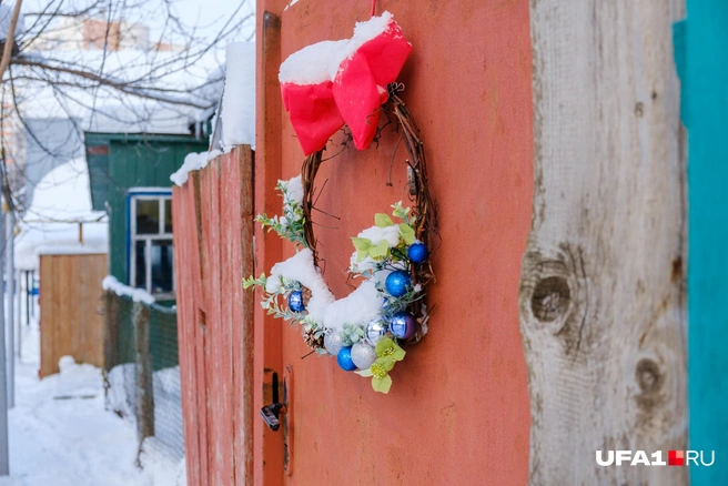И за украшения на дверях, конечно же | Источник: Булат Салихов / UFA1.RU