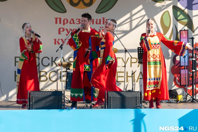 И послушать выступления ансамблей  | Источник: Никита Шайхутдинов / NGS24.RU 
