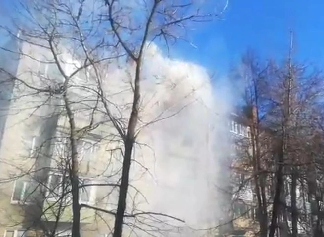 На улице Фирсова произошел пожар в пятиэтажке | ya62.ru
