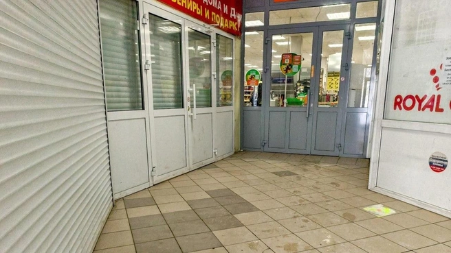 Вьетнамский рынок на одном из этажей закрыли, но некоторые магазины еще работают | Источник: Булат Салихов / UFA1.RU
