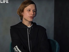 Жена пограничника Чумакова, который решил сменить пол, лишает его родительских прав