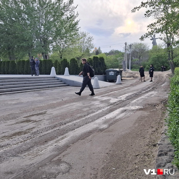 Пройти к Мамаеву кургану не получится ни с какой стороны | Источник: Тимофей Крылов / V1.RU