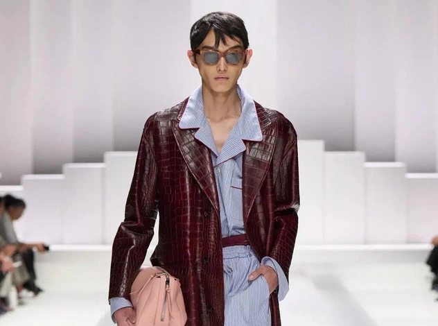 Модель из Казахстана Али Данияров теперь участвует в шоу Dolce&Gabbana