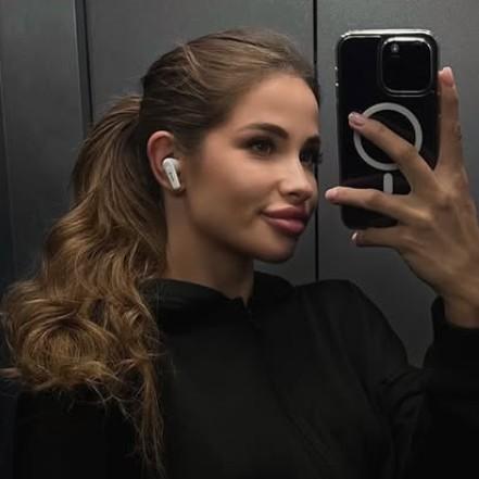 Модель Снежана Петерс и ее парень Иван бесследно исчезли в Таиланде неделю назад