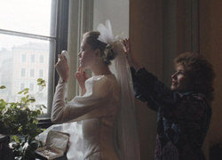 В каких платьях выходили замуж девушки в СССР — 15 фото из прошлого, которые вас растрогают