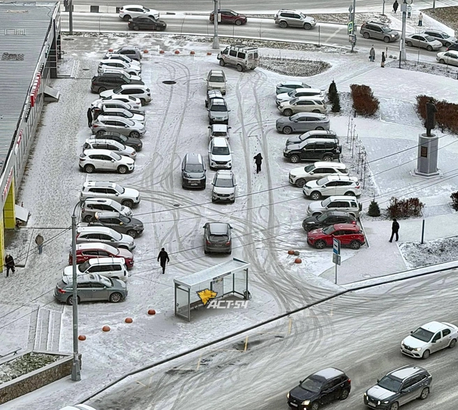 Фото было опубликовано в телеграм-канале через четыре дня после открытия сквера | Источник: ACT-54 Black / Telegram