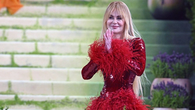 Актриса настолько верна кремам с SPF, что наносила их на красную дорожку Met Gala в 2026 году. | Источник: MEGA