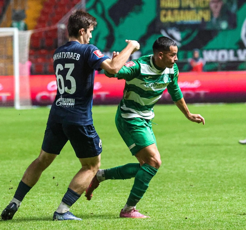 Омар Минатулаев уже дебютировал за основу «Оренбурга» | Источник: ФК «Оренбург» / t.me