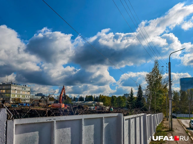 А сейчас работают экскаваторы | Источник: Булат Салихов / UFA1.RU