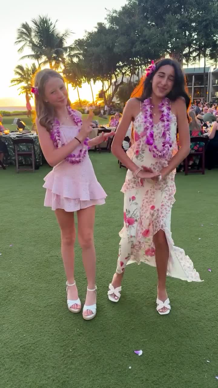 Қол азр секс Әйелдер киіміндегі бисексуалдардың видеосы