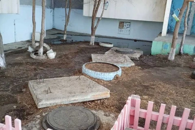 Жильцы Читы четыре месяца дышат канализацией