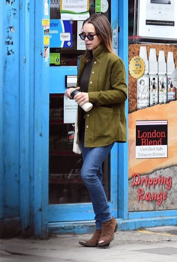 Эмилия Кларк в Лондоне | marieclaire.ru