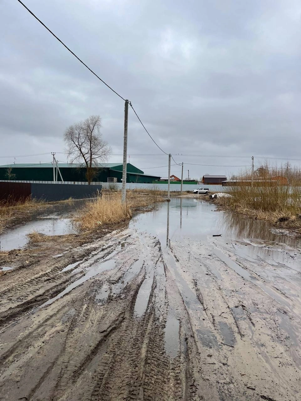 Подмосковье затопило во время паводков, под водой оказались дороги,  автомобили и дома, жители пересаживаются на лодки, какие поселки затопило -  4 апреля 2024 - МСК1.ру