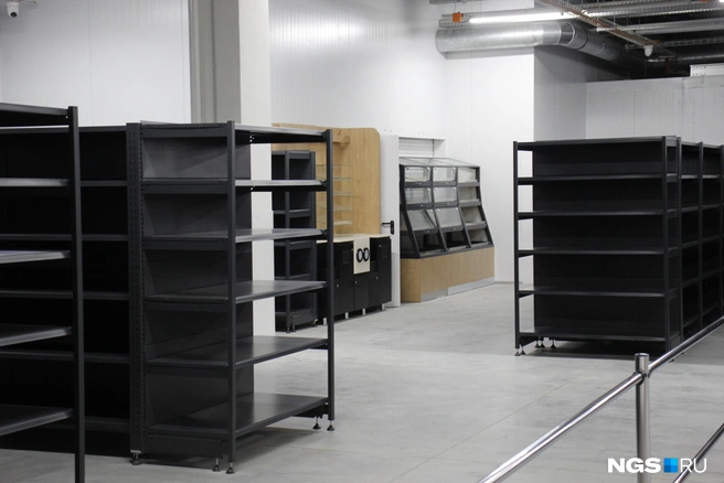 Судя по всему, в магазине в ТЦ&nbsp;«Мегас» будет зона с кофе и выпечкой | Источник: Стас Соколов / NGS.RU