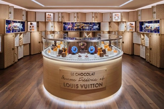 Шоурум Louis Vuitton в Нью-Йорке превратили в «сундук»