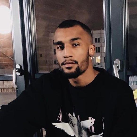 Футболист ЦСКА Лайонела Адамс погиб, выпав из окна квартиры друга, с которым его расстреляли в декабре