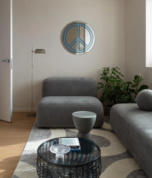 Острые углы и изящные акценты: квартира 60 м² в Казани под сдачу