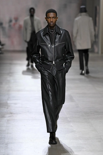 38 лет в Hermès: дизайнер Вероник Нишаньян — о том, почему мода потеряла магию 38 лет в Hermès: дизайнер Вероник Нишаньян — о том, почему мода потеряла магию