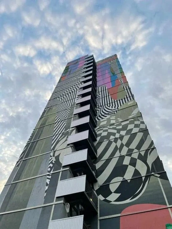 Со стороны здание окрашено и выглядит стильно | Источник: Санан В. / «Яндекс Карты»