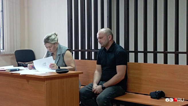 Подсудимый Сергей Попов признал вину. И во время заседания практически не показывал эмоций | Источник: Илья Овсянников / 63.RU