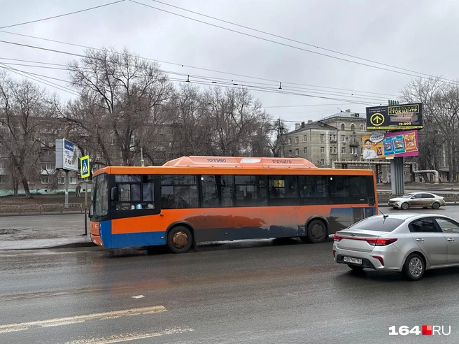 Пока серьезных пробок вдоль бывшего трамвайного маршрута нет | Источник: Сергей Петунин / 164.RU