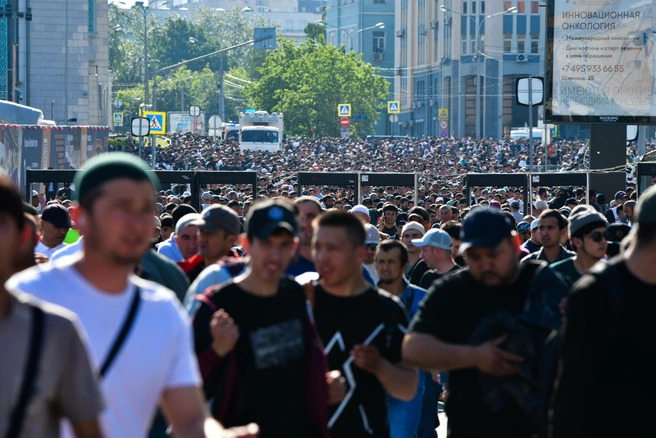 В прошлом году гражданство России получили более 207 тысяч иностранцев | Источник: Артем Устюжанин / MSK1.RU